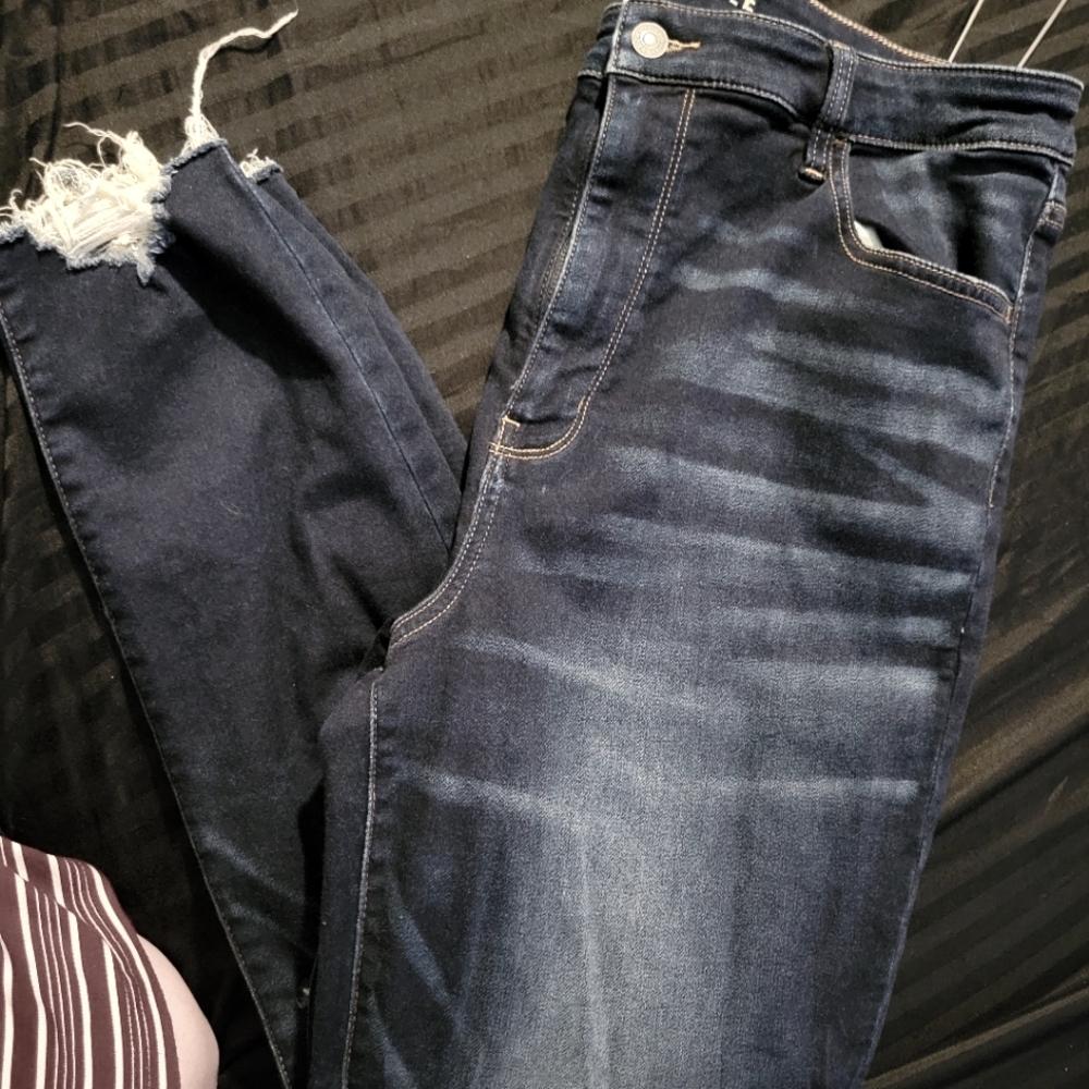 American Eagle distressed Jeans